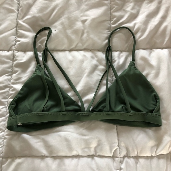 Bikini - Picture 2 of 2